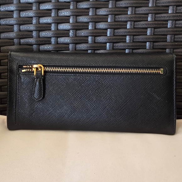Prada Saffiano Wallet Black and Pink - Picture 5 of 16
